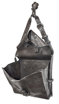 Tasche schwer, plastisch geschmiedet, 100% Handarbeit, roh., Maß: H 59 cm B 31 cm T 26 cm