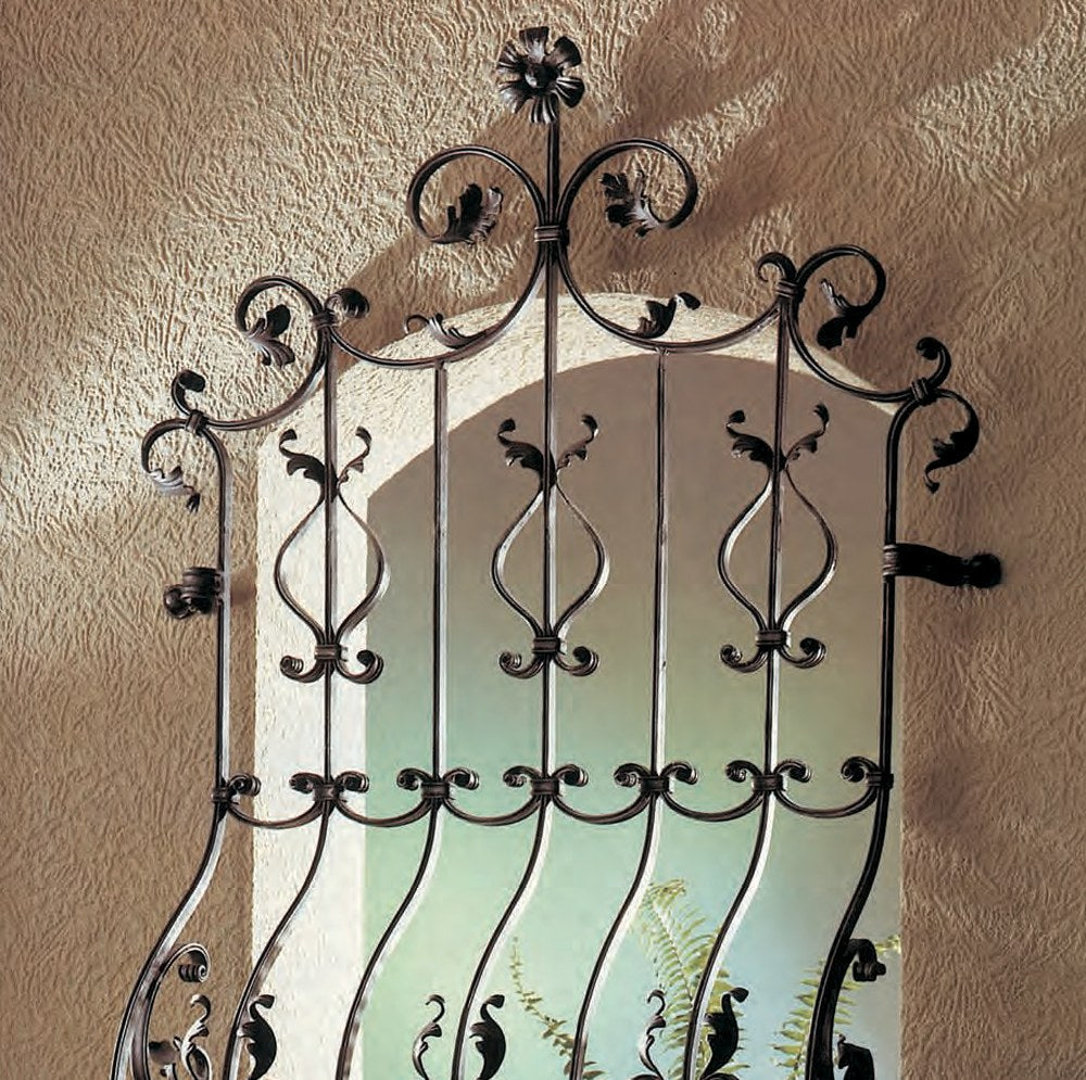 Schmiedeeisernes Zierfenstergitter